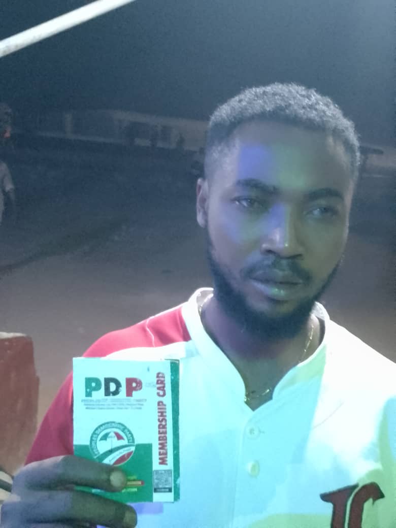 Obudu Urban Ward 1 APC Chairman Dumps Party, Obtains PDP Membership Card