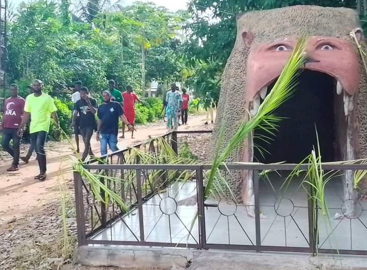 Breaking: Irate Youths Protest Against Chief Odaji Ipuole of Okuku Kingdom In Okuku-Yala