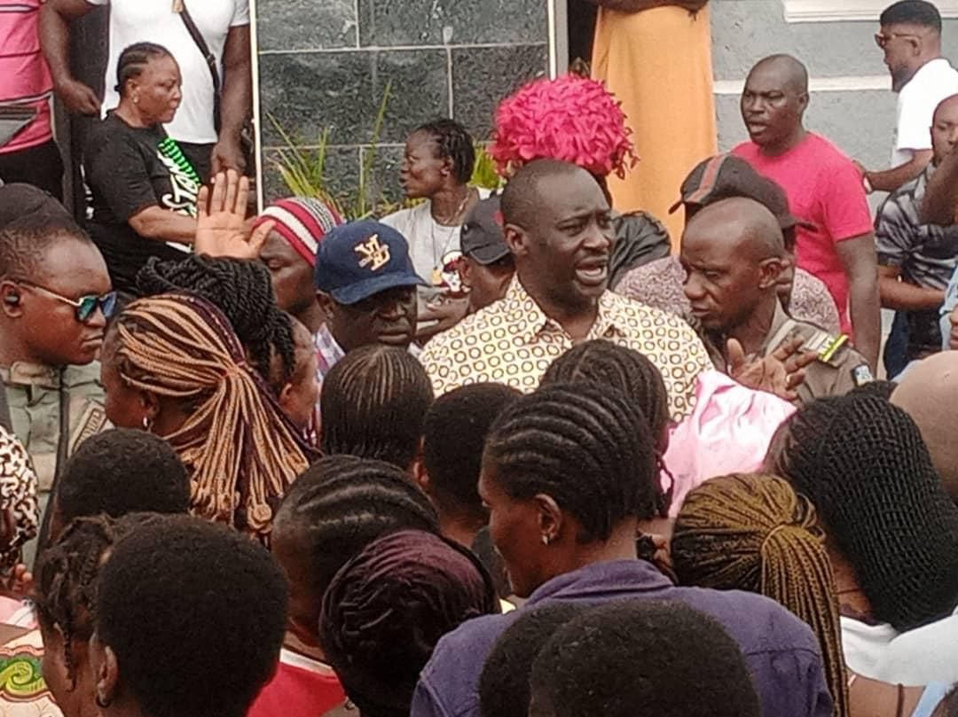 Constituents Welcome Sen Jarigbe Agom, Laments Economic Hardship In the Country
