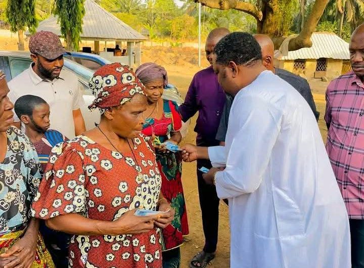 Akpanke Celebrates Christmas With Visually Impaired Persons In  Utugwang