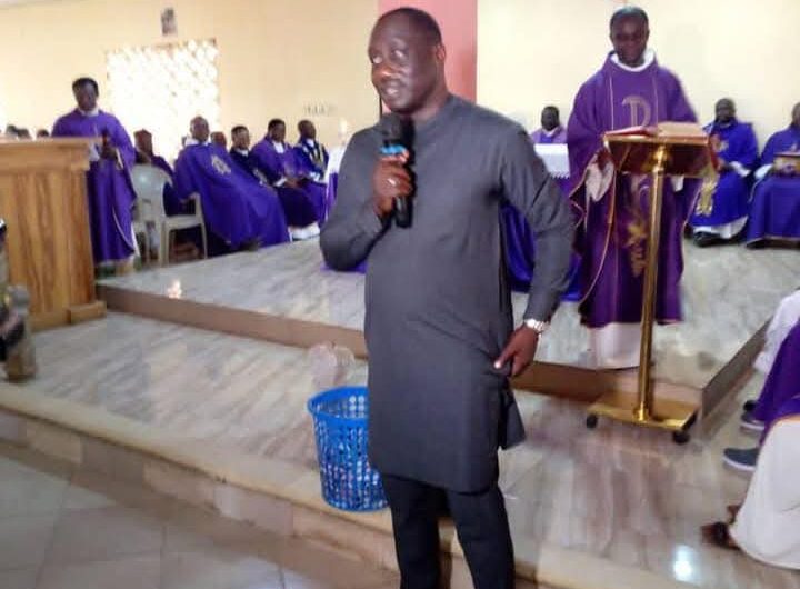 Jarigbe Agom Pays Tribute to Late Chief Stephen Odom, Supports Church Project With 5M