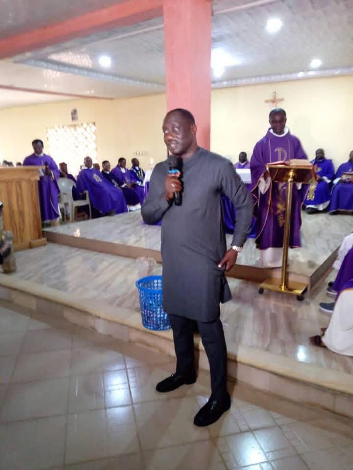 Jarigbe Agom Pays Tribute to Late Chief Stephen Odom, Supports Church Project With 5M