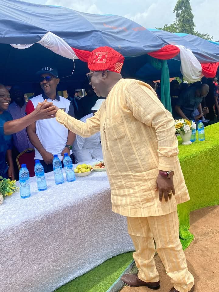 Zana Akpagu Set To Defect To The PDP As Sen Jarigbe Holds Town Hall Meetings