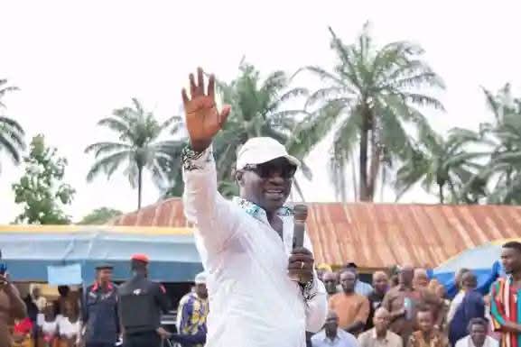 Jarigbe Debunks Defection Rumor, Receives Hundreds Of Defectors In Bekwarra