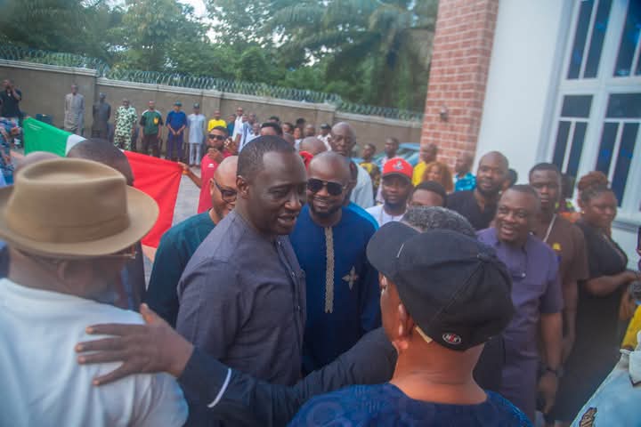 Jarigbe Receives Defectors As He Visits Engr Thomas Odu To Celebrate Mbube New Yam Festival At Idum-Mbube