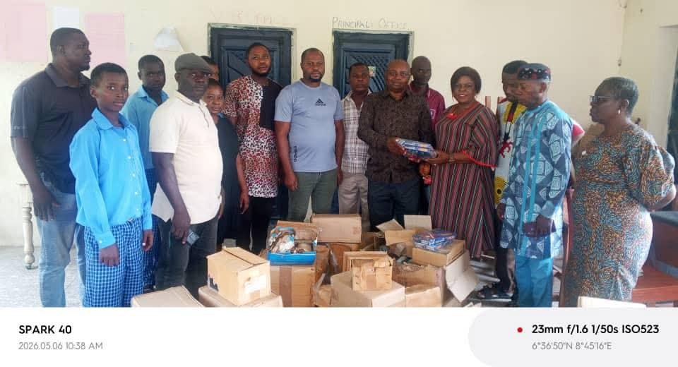 Jarigbe Facilitates Laboratory Equipment For Government Secondary School, Ukende, Ogoja LGA
